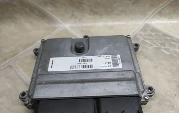 Volvo S40 Engine control unit/module 2797009290