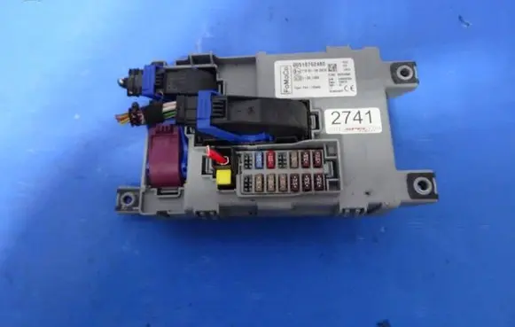 Ford Ka Fuse module 00518762480