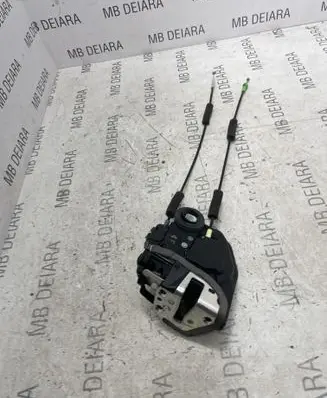 Lexus CT 200H Rear door lock 1020321