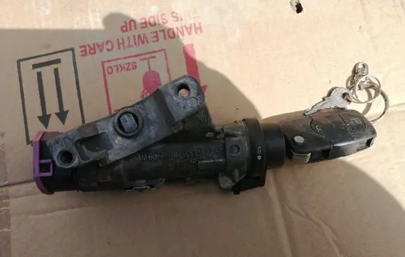 Audi A4 S4 B6 8E 8H Ignition lock 4B0905851F