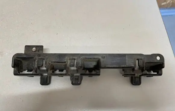 BMW 3 G20 G21 Sill supporting ledge 7428036
