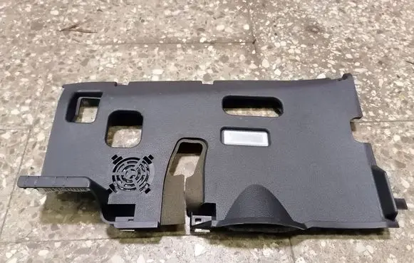BMW X5 E70 Dashboard lower bottom trim panel 70W113501