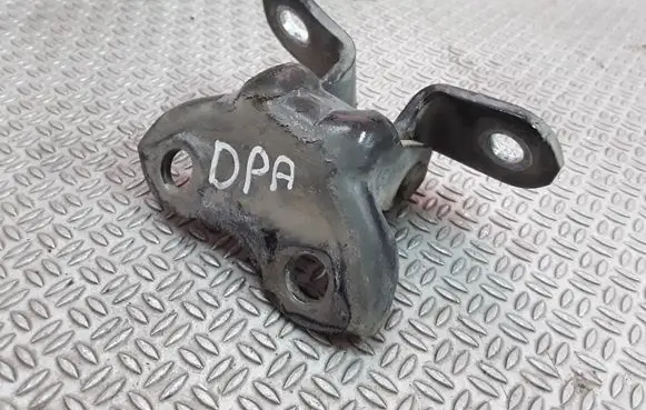 Toyota Auris 150 Front door lower hinge 