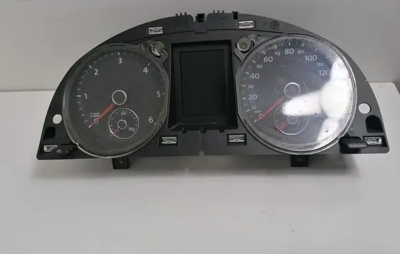 Volkswagen PASSAT CC Speedometer (instrument cluster) 3C8920970A