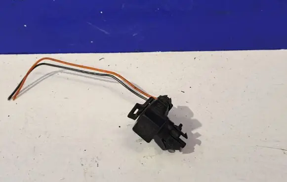 Saab 95 - 96 Oil temperature sensor 9152245 4616173