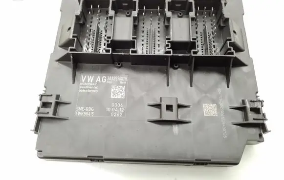 Volkswagen PASSAT B7 Comfort/convenience module 3AA937087H
