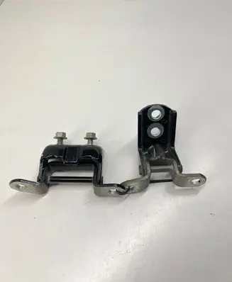 Rear door hinge set