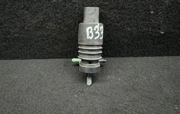 Volkswagen Golf IV Windscreen/windshield washer pump