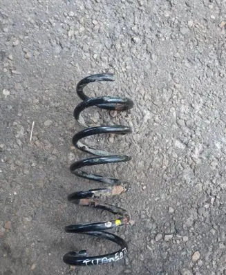 Volkswagen Touareg II Front coil spring 