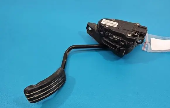 Opel Vivaro Accelerator throttle pedal 7700313060 IMPRK1599706