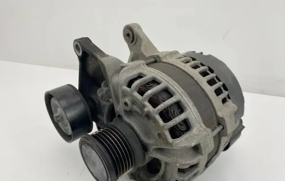 Mercedes-Benz E W212 Generator/alternator A0009060922 150112 0125711100