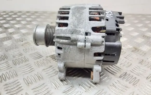 Skoda Yeti (5L) Generator/alternator 04C903023M