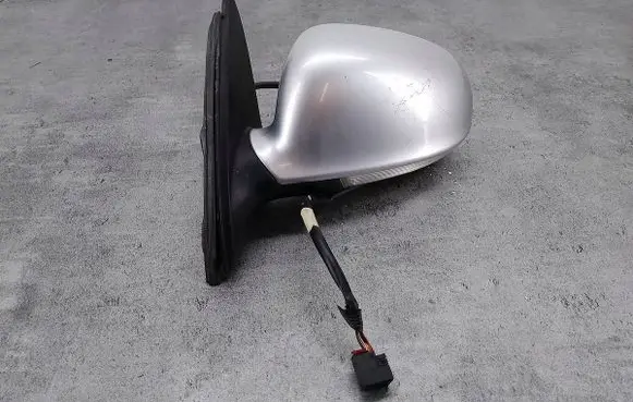 Volkswagen Jetta V Front door electric wing mirror 1K5857933