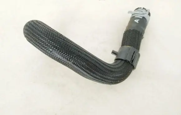 Jaguar I-Pace Engine coolant pipe/hose j9d38d150ac j9d3-8d150-ac