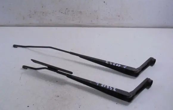Mazda Premacy Front wiper blade arm Y6060