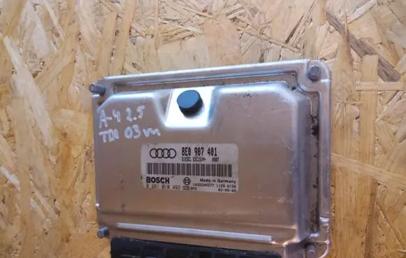 Audi A4 S4 B6 8E 8H Engine control unit/module 8E0907401 0281010492