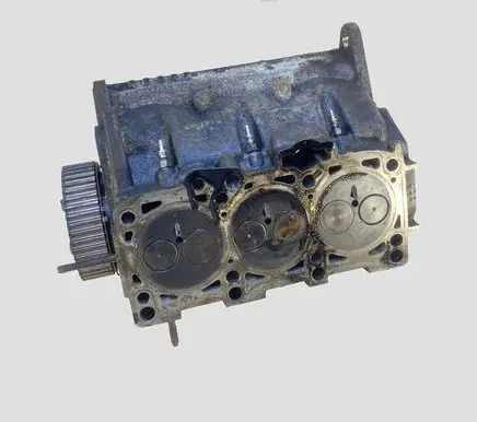 Volkswagen Polo IV 9N3 Engine head 045103373H