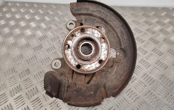 Volvo V70 Front wheel hub