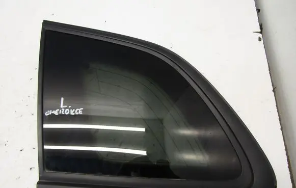Jeep Cherokee Rear side window 68225213AE
