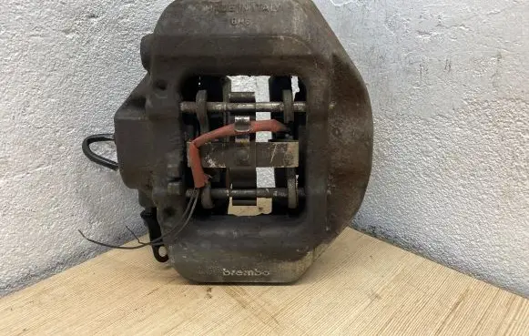 Volkswagen Touareg I Rear brake cylinder 209225142A
