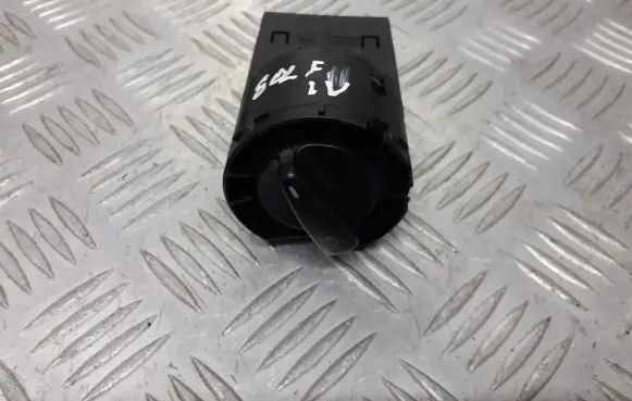 Volkswagen Golf IV Light switch