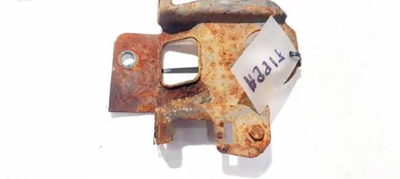Alfa Romeo 159 Engine mounting bracket