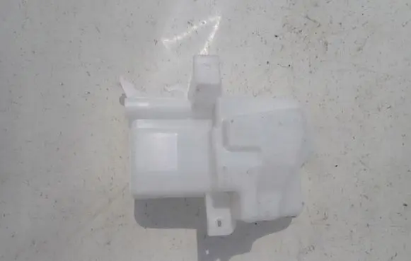 Volvo XC40 Windshield washer fluid reservoir/tank