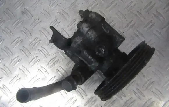 Mazda Xedos 6 Power steering pump