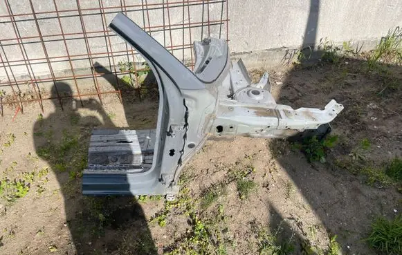 Audi Q3 F3 Front quarter panel 