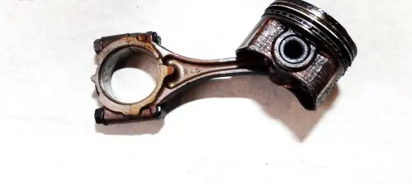 Lexus IS 200-300 Piston with connecting rod