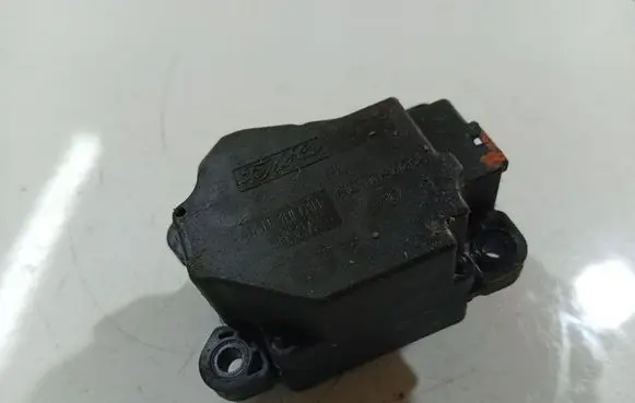 Volvo S40 Air flap motor/actuator 4N5H19E616ac