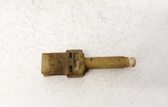 Volkswagen PASSAT B4 Brake pedal sensor switch 443945515