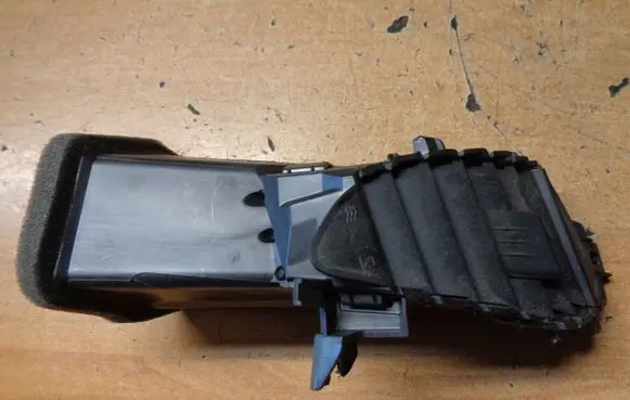 Ford Ka Dashboard side air vent grill/cover trim E3B5A01820A