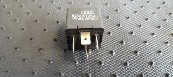 Seat Altea Other relay 8D0951253A 373