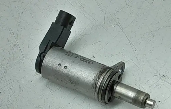 Audi A6 S6 C7 4G Camshaft vanos timing valve 06H103697B