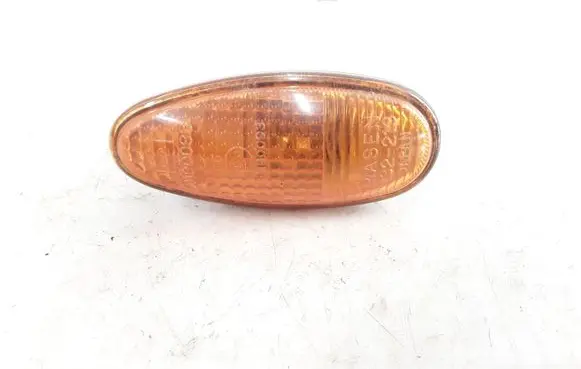 Mitsubishi Pajero Front fender indicator light 1132213