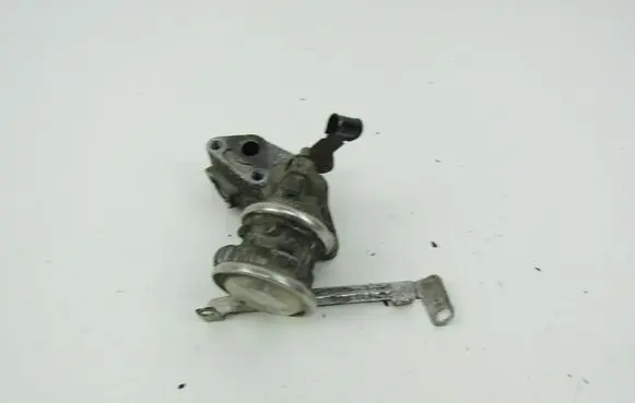 Volkswagen PASSAT B5.5 EGR valve 06B131817L