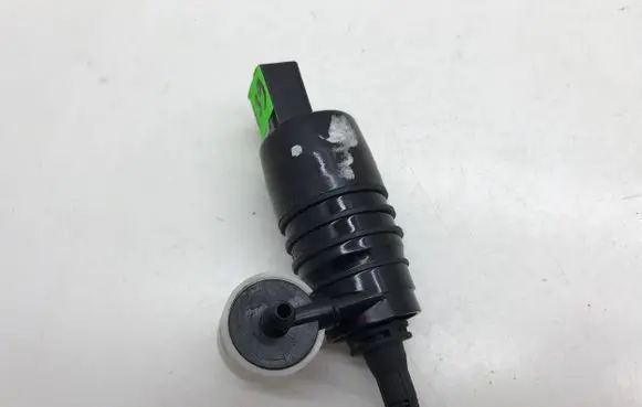 BMW 5 G30 G31 Windscreen/windshield washer pump 7388349 P141127