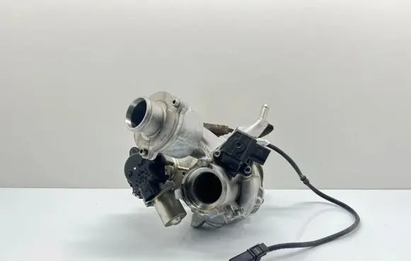 Volkswagen Golf VII Turbo 06K145874L 1752T121657C15
