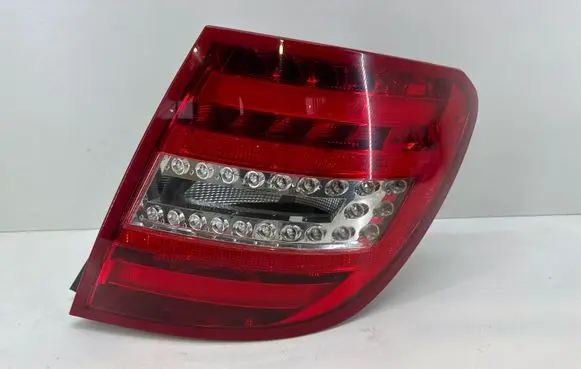 Mercedes-Benz C W204 Rear/tail lights A2048204764