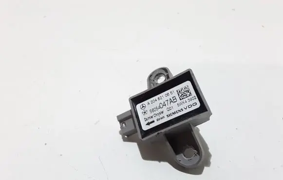 Mercedes-Benz C W204 Airbag deployment crash/impact sensor A2048210651 5WK43902