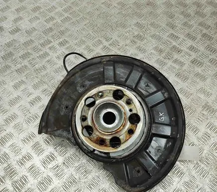 Mercedes-Benz CLS C218 X218 Rear wheel hub A2123500141