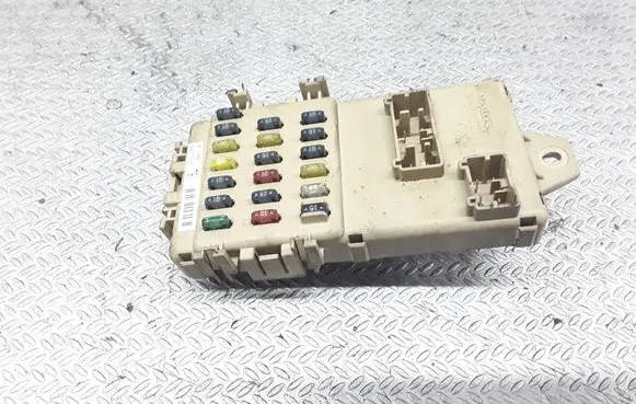 Subaru Forester SF Fuse module