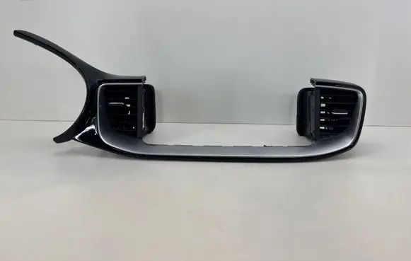 KIA Ceed Dash center air vent grill 84740J7AA0