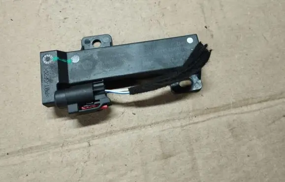 Jeep Renegade Aerial antenna amplifier 68051315AB