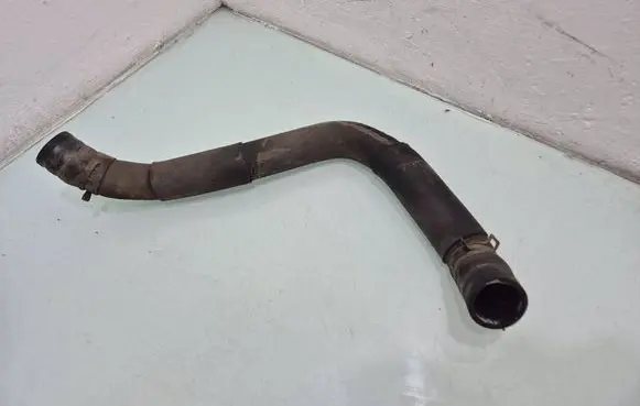 Mitsubishi Pajero Coolant pipe/hose 