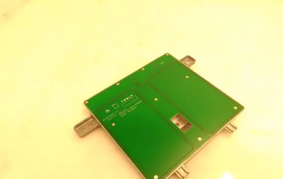 Tesla Model 3 Wireless charging module 176181000C 2AEIMWC5