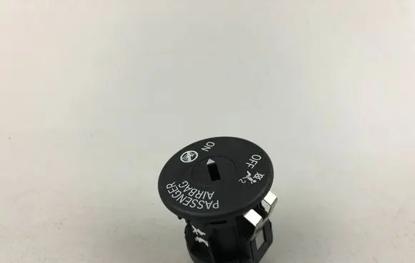 Passenger airbag on/off switch