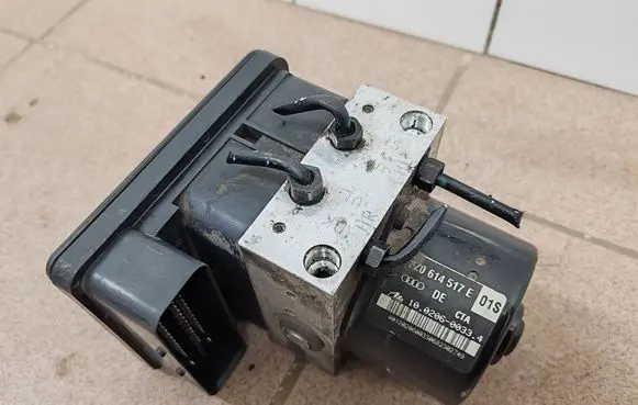 Audi A2 ABS Pump 8Z0907379C 8Z0614517E