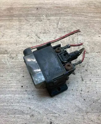 Volvo S70 V70 V70 XC Glow plug pre-heat relay 899064000 9162929